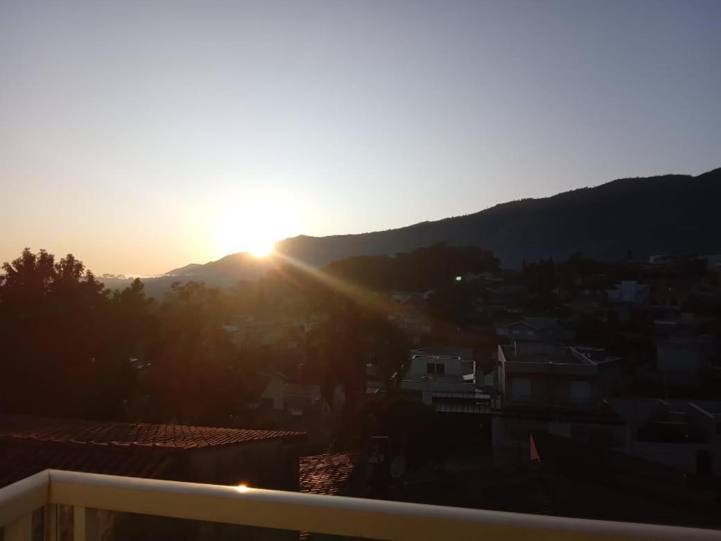 Hospedagem Sol Nascente Atibaia Bagian luar foto